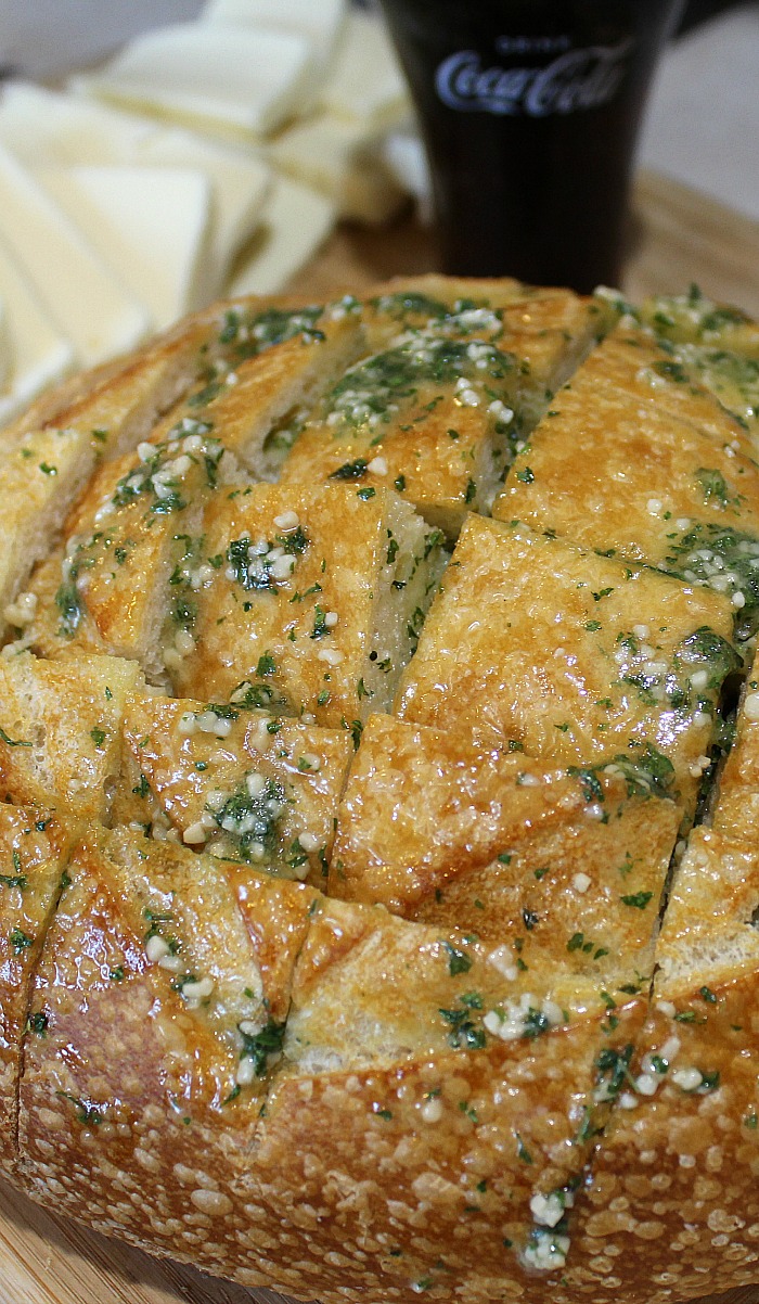 Cheesy Garlic Pull apart bread loaf buttered 