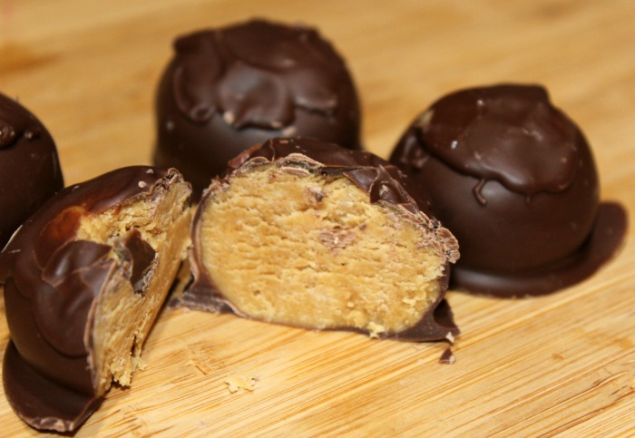 These Easy Chocolate Peanut Butter Balls are perfect no-bake dessert to make ahead any time of the year! Plus they make a great gift to give to loved ones as well!
