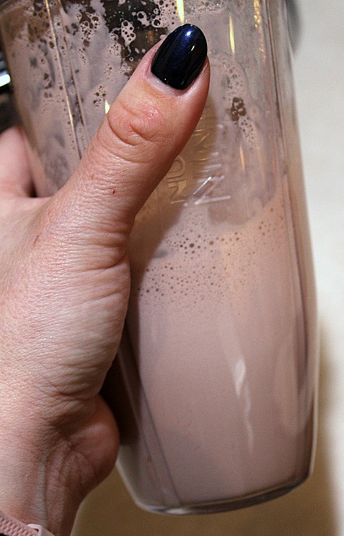 This Root Beer Protein Shake Recipe is the perfect way to satisfy a sweet tooth! Plus only three ingredients to stay on track!