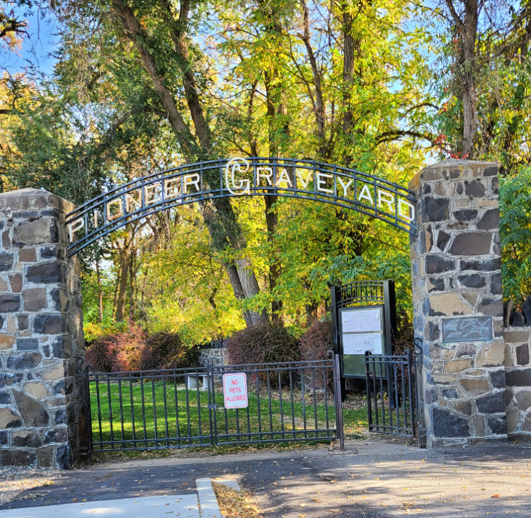 Pioneer Graveyard in union gap