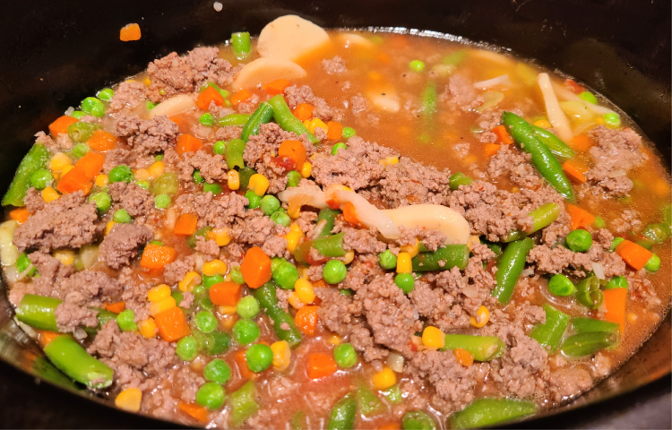 Vegetable And Ground Beef Soup Crock Pot is a perfect easy soup to make! Ground beef in a soup is a great way to make dinner that kids love and is frugal! Use frozen vegetables or canned to make this, you can substitute the meat for a different cut of meat like chicken and turkey as well.